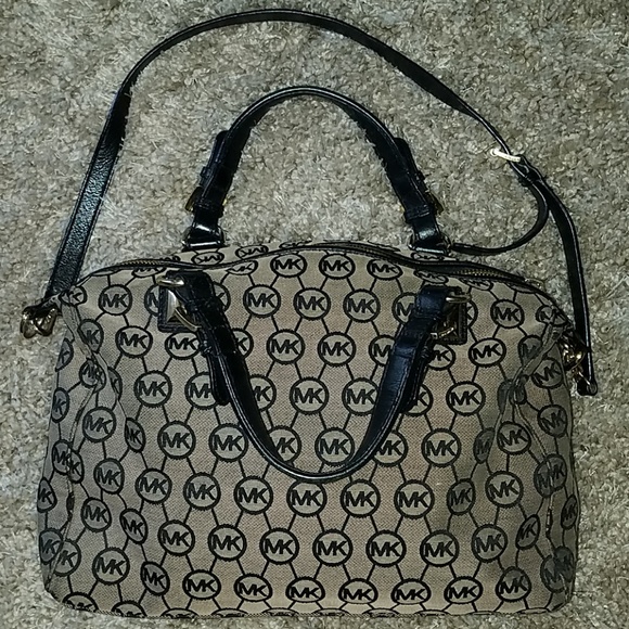 Michael Kors purse - Picture 1 of 6